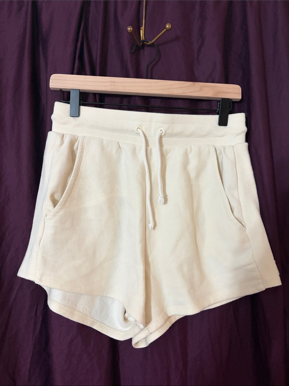 RSQ highwaisted Cream shorts